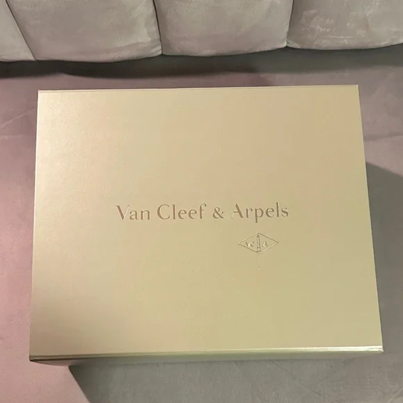 Van Cleef & Arpels Sage Green Box - Picture 9 of 9